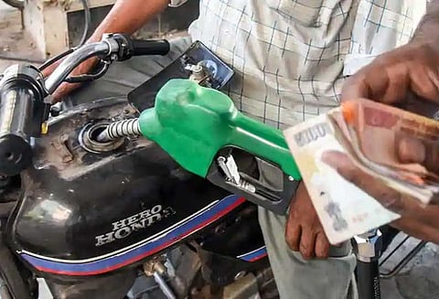 தொடர்ந்து ஏறும் பெட்ரோல், டீசல் விலை: வாகன ஓட்டிகள் அவதி
