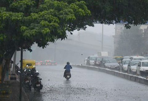 தமிழகத்தில் வடகிழக்கு பருவமழை 12 சதவீதம் அதிகம் பெய்யும் வானிலை ஆய்வு மையம் தகவல்