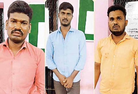 விழுப்புரம் அருகே, வழிப்பறியில் ஈடுபட்ட 3 வாலிபர்கள் கைது