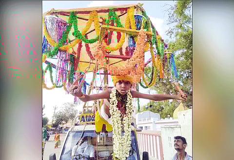 நார்த்தாமலை முத்துமாரியம்மன் கோவில் திருவிழா: பால்குடம், பறவை காவடி எடுத்து பக்தர்கள் நேர்த்திக்கடன்