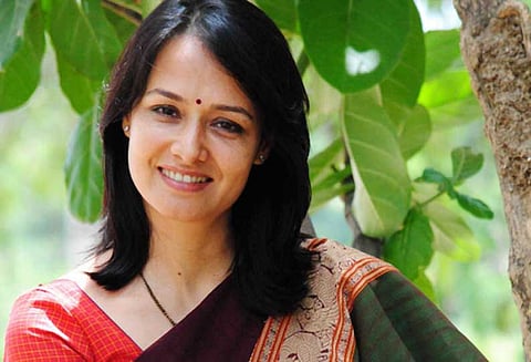 மீண்டும் அமலா நடிக்கிறார்