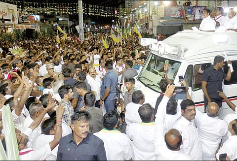 தி.மு.க. தேர்தல் அறிக்கையை பார்த்து பொதுமக்கள் ஏமாறக்கூடாது குமாரபாளையத்தில் முதல்-அமைச்சர் எடப்பாடி பழனிசாமி பேச்சு