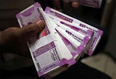 உலகிலேயே தாயகத்திற்கு பணம் அனுப்புவோர் பட்டியலில் இந்தியா முதலிடம்