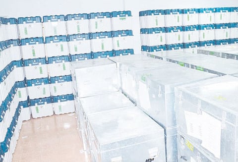 நாடாளுமன்ற தேர்தலுக்கு பயன்படுத்தப்படும் ‘விவிபேட்’ எந்திரங்களில் சின்னங்கள் பதிவேற்றம் செய்யும் பணி தீவிரம்