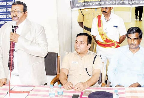 சமரச மையத்தில் 104 மனுக்களுக்கு தீர்வு