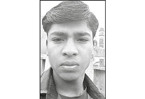 வடமாநில வாலிபர் துண்டு துண்டாக வெட்டி கொடூர கொலை கணவன்-மனைவி உள்பட 3 பேர் கைது