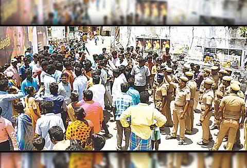 விழுப்புரத்தில் அமைச்சர், பா.ம.க. வேட்பாளரின் பிரசாரத்திற்கு எதிர்ப்பு தெரிவித்து பொதுமக்கள் போராட்டம் - கல்வீச்சு நடந்ததால் பரபரப்பு