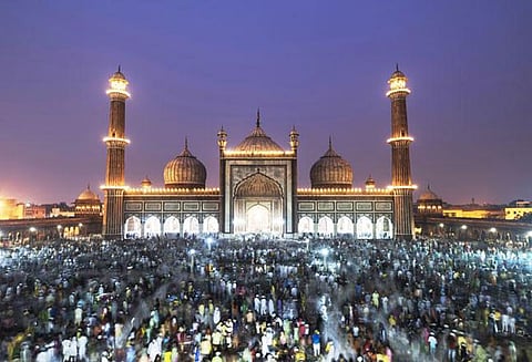 மசூதிகளில் பெண்கள் தொழுகை நடத்த அனுமதிக்க கோரி மனு: மத்திய அரசுக்கு உச்ச நீதிமன்றம் நோட்டீஸ்