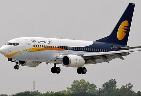கடன் மறுக்கப்பட்டதை அடுத்து ஜெட் ஏர்வேஸ் விமான சேவையை முற்றிலும் நிறுத்தியது