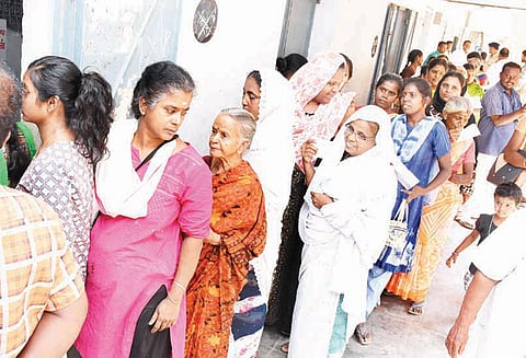 புதுக்கோட்டை மாவட்டத்தில் உள்ள 6 சட்டமன்ற தொகுதிகளிலும் விறுவிறுப்பான ஓட்டுப்பதிவு