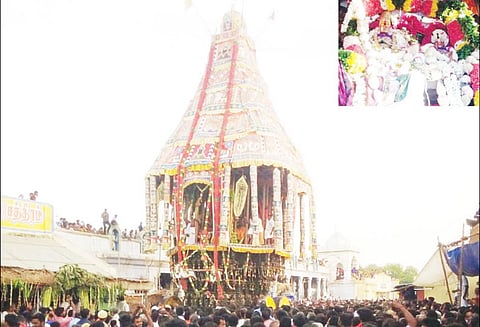 அய்யர்மலை ரத்தினகிரீஸ்வரர் கோவில் சித்திரை தேரோட்டம் திரளான பக்தர்கள் வடம் பிடித்து இழுத்தனர்