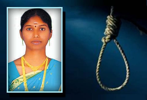 தாரமங்கலத்தில், பெண் என்ஜினீயர் தூக்குப்போட்டு தற்கொலை - வரதட்சணை கொடுமையால் பரிதாபம்