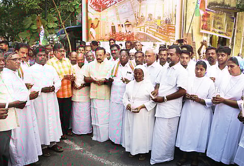 இலங்கையில் வெடிகுண்டு தாக்குதல் நடத்திய ஐ.எஸ். அமைப்பை ஊக்குவிக்கும் நாடுகள் மீது ஐ.நா.சபை நடவடிக்கை எடுக்க வேண்டும் - நாராயணசாமி வலியுறுத்தல்