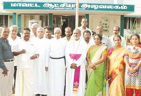 குமரி மாவட்டத்தில் வாக்காளர்களை நீக்கிய அதிகாரிகள் மீது நடவடிக்கை எடுக்க வேண்டும் சிறுபான்மையினர் கூட்டமைப்பு கோரிக்கை
