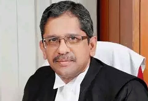 இந்திய தலைமை நீதிபதி மீது பாலியல் புகார்; 3 பேர் கொண்ட விசாரணை குழுவில் இருந்து நீதிபதி ரமணா விலகல்