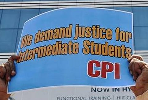 தெலுங்கானாவில் பள்ளி தேர்வு முடிவுகள் வெளியானதும் 20 மாணவர்கள் தற்கொலை