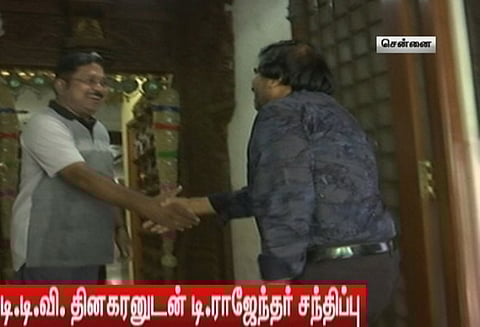 அ.ம.மு.க. பொது செயலாளர் டி.டி.வி. தினகரனுடன் டி.ராஜேந்தர் சந்திப்பு