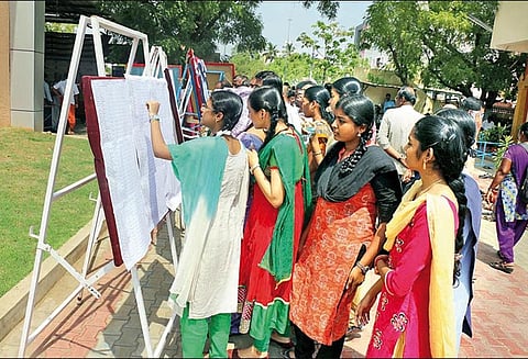 நெல்லை மாவட்டத்தில் எஸ்.எஸ்.எல்.சி. தேர்வில் 96.23 சதவீதம் மாணவ-மாணவிகள் தேர்ச்சி