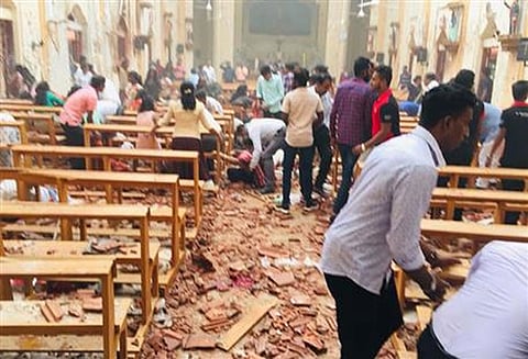 இலங்கை குண்டுவெடிப்பு; சென்னை அடுக்குமாடி குடியிருப்பில் நபர் ஒருவரை சுற்றி வளைத்த போலீசார்