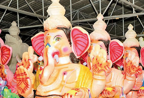 விநாயகர் சதுர்த்தி பண்டிகை: ரசாயன வர்ணம் பூசப்பட்ட சிலைகளுக்கு அனுமதி இல்லை மாசு கட்டுப்பாடு வாரியம் உத்தரவு