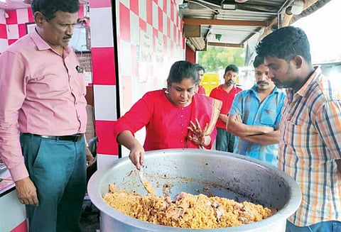 திருப்பூரில் பிரியாணி கடைகளில் அதிகாரிகள் ஆய்வு