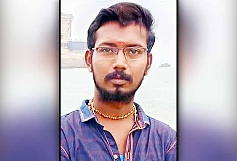 உளுந்தூர்பேட்டையில் ஐ.டி.ஐ. மாணவர் தூக்குப்போட்டு தற்கொலை