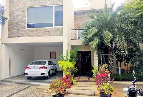 உத்தண்டியில் உலக வங்கி அதிகாரி வீட்டில் ரூ.25 லட்சம் தங்கம், வைர நகைகள் கொள்ளை