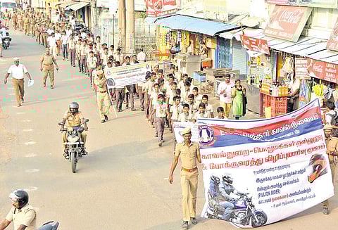மாமல்லபுரம், மதுராந்தகத்தில் ஹெல்மெட் விழிப்புணர்வு பேரணி