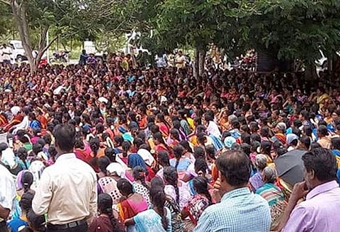 வேலைநிறுத்தத்தில் ஈடுபட்ட 1.80 லட்சம் ஆசிரியர்கள் பட்டியல் பள்ளிக்கல்வி துறை அரசிடம் ஒப்படைக்கிறது