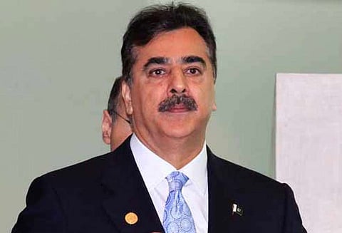 வெளிநாடு செல்ல முயன்ற பாகிஸ்தான் முன்னாள் பிரதமர் விமான நிலையத்தில் தடுத்து நிறுத்தம்