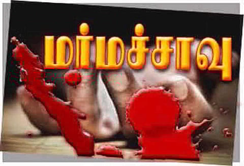 கொங்கணாபுரம் அருகே கட்டிட தொழிலாளி மர்ம சாவு பிணத்துடன் உறவினர்கள் சாலைமறியல்