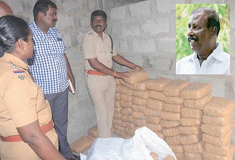 ஆந்திராவில் இருந்து கடத்தி வந்து மாந்தோப்பில் பதுக்கிய 200 கிலோ கஞ்சா சிக்கியது; ஓய்வு பெற்ற தாசில்தார் கைது