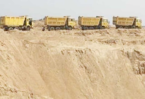 அனுமதி பெற்ற குவாரிகளில் அதிகரித்து வரும் விதிமீறல்கள் மாவட்ட நிர்வாகம் கண்டுகொள்ளாத நிலை