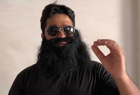 ‘என் சம்மதம் இன்றி என்னை பெற்ற தாய்-தந்தை மீது வழக்கு’ - சமூக வலைதளத்தில் வாலிபர் அறிவிப்பு