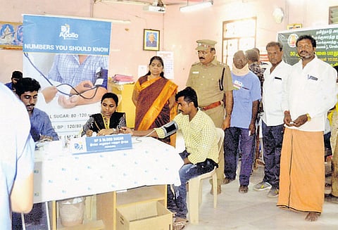 சாலை பாதுகாப்பு வாரத்தையொட்டி அயனாவரம் ஆர்.டி.ஓ. அலுவலகத்தில் உடல் தகுதி பரிசோதனை முகாம்