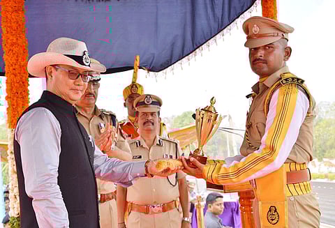 அரக்கோணத்தில் பயிற்சி நிறைவு விழா: பயங்கரவாத அச்சுறுத்தல்களை துணிச்சலுடன் எதிர்கொண்டு முறியடிக்க வேண்டும் மத்திய உள்துறை இணை மந்திரி கிரண்ரிஜிஜூ பேச்சு