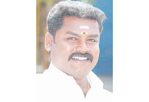 கீரனூர் அருகே அ.தி.மு.க. பிரமுகர் தூக்குப்போட்டு தற்கொலை