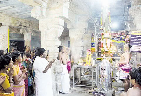 குளித்தலை கடம்பவனேசுவரர் கோவில் மாசி மக பெருந்திருவிழா கொடியேற்றத்துடன் தொடங்கியது