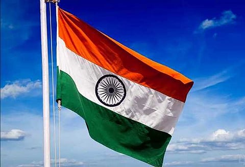 பிரதமர், முதல்-அமைச்சர் கலந்துகொள்ளும் அரசு நிகழ்ச்சிகளில் தேசிய கீதம் பாடவேண்டிய கட்டாயம் இல்லை ஐகோர்ட்டு கருத்து