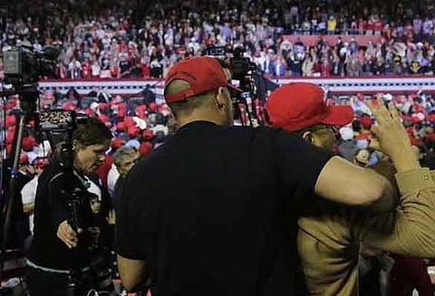 டிரம்ப் பொதுக்கூட்டத்தில் செய்தி சேகரிக்கச் சென்ற பிபிசி ஒளிப்பதிவாளர் மீது தாக்குதல்