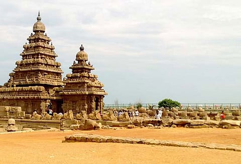 காதலர் தினம் கொண்டாட்டம் மாமல்லபுரத்தில் குவிந்த காதல்ஜோடிகள்