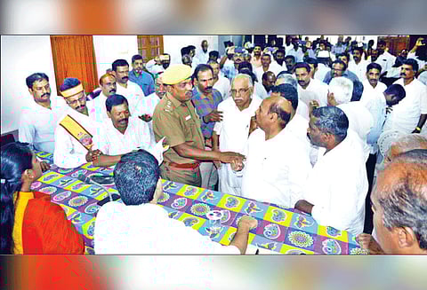 கூடலூரில் செக்‌ஷன்-17 நிலத்தில் வசிப்பவர்களை வெளியேற்றும் எண்ணம் இல்லை கலெக்டர் பேட்டி