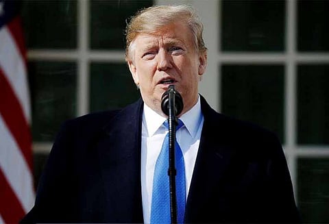 நிறைவேற்று அதிகாரத்தில் டிரம்ப் கையெழுத்து: அமெரிக்காவில் அவசர நிலை பிரகடனம் - எதிர்த்து வழக்கு தொடர சமூக குழுக்கள் முடிவு