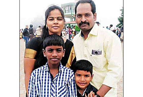 கடலூரில் சோக சம்பவம் 2 மகன்களை கொன்று தாய் தற்கொலை