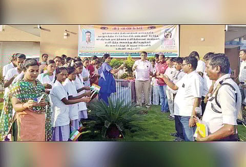 ஆத்தூர், ஓமலூரில் துணை ராணுவ வீரர்களுக்கு அஞ்சலி