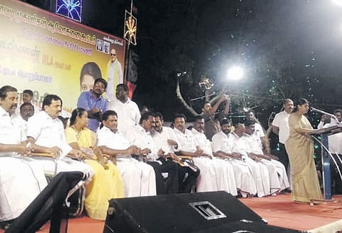 ஏரல் அருகே தி.மு.க. வாக்குசாவடி முகவர்கள் கூட்டம் கனிமொழி எம்.பி. பங்கேற்பு