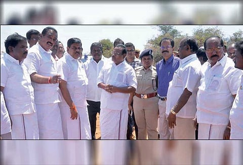 அவினாசியில், 28-ந்தேதி நடைபெறும் அத்திக்கடவு-அவினாசி திட்ட அடிக்கல் நாட்டு விழாவிற்கு இடம் தேர்வு: சபாநாயகர், அமைச்சர் பார்வையிட்டனர்