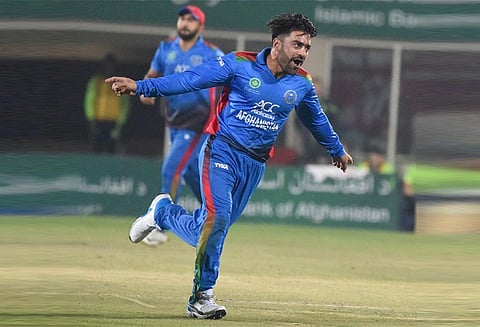 சர்வதேச 20 ஓவர் கிரிக்கெட்டில் 4 பந்துகளில் 4 விக்கெட் வீழ்த்தி ரஷித்கான் உலக சாதனை