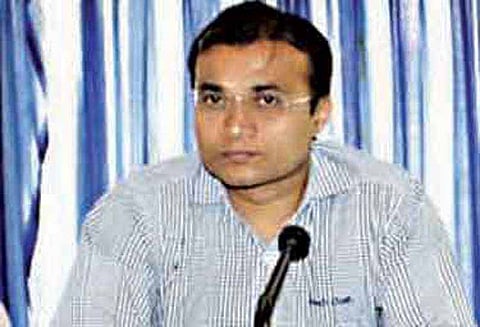 தொழிற்கல்வி பயிலும் ஏழை மாணவர்களுக்கு ரூ.50 ஆயிரம் நிதி - கலெக்டர் தகவல்