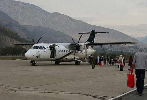 பாகிஸ்தானில் பஸ் ஓட்ட கூட தகுதி இல்லாதவர்கள் விமானிகளா? - சுப்ரீம் கோர்ட்டு நீதிபதி காட்டம்